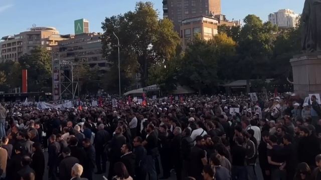 Ереван: Массовая акция на площади Свободы! В Ереване проходит протест с требованием освободить