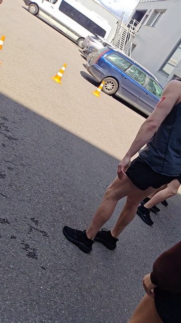 Как мы разминались... Все казалось таким весёлым и беззаботным. Мы просто ещё не знали что будет