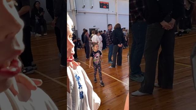 Бывший моей дочери приехал на соревнования к сыну без предупреждения. Кто эта женщина? Ау, опека?