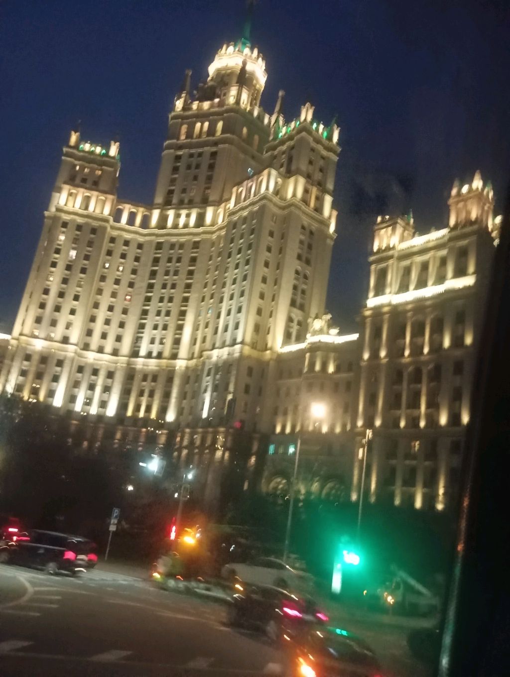 я   хочу расскарассказать как приехала в Москву 😃😄