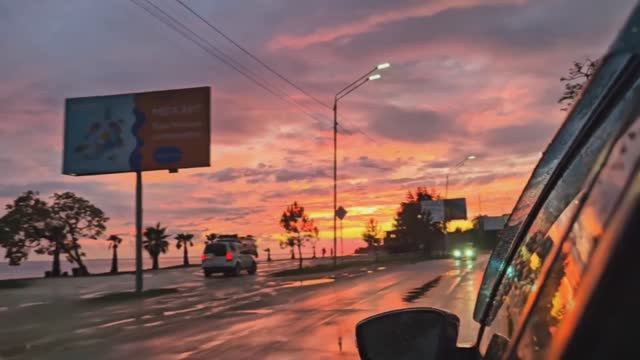 Несмотря на дождливую погоду, сегодня вечером в Абхазии был очень красивый закат (20.10.2025)