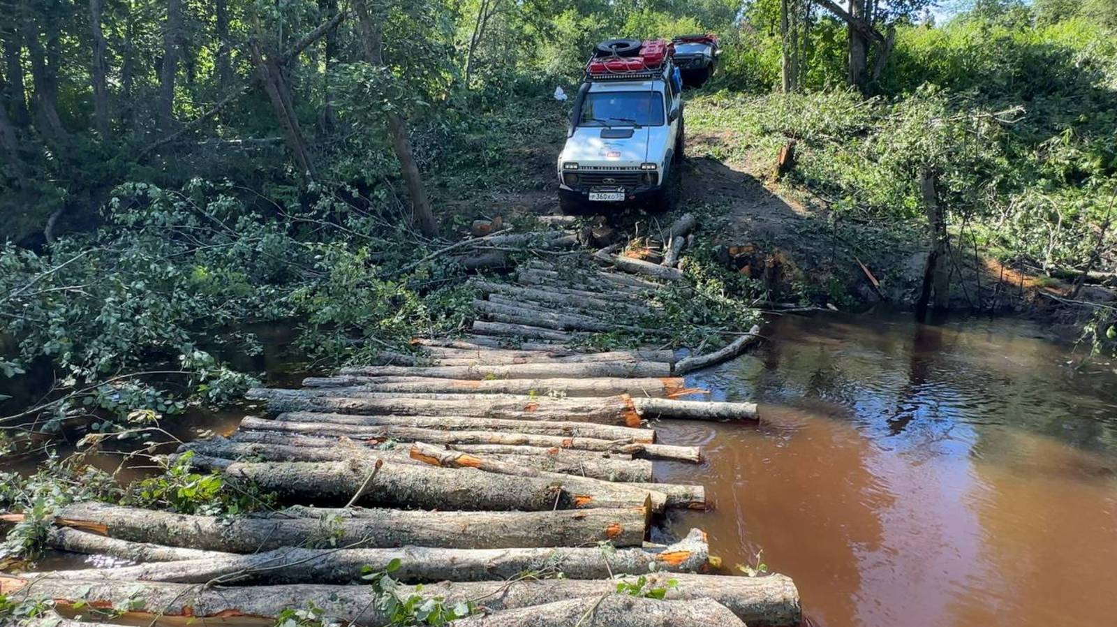 Поездка в д.Вятка часть 2. построили мост через реку.