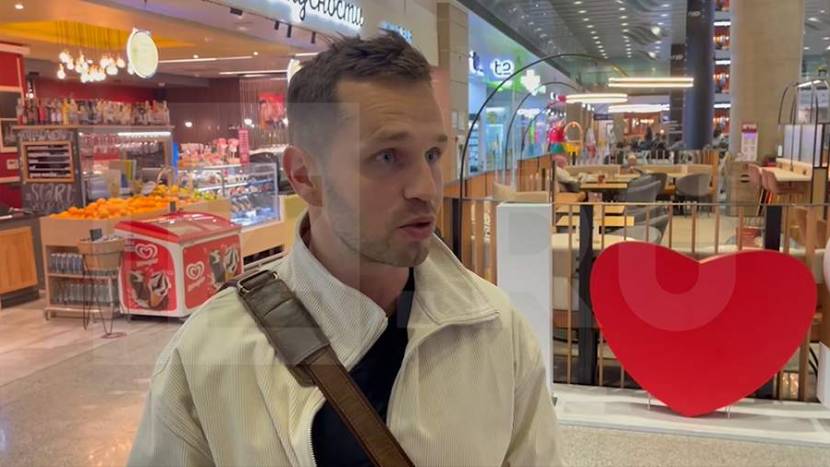 Пассажир борта AZAL рассказал об обстановке в самолете во время аварийной посадки