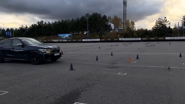 BMW M Driving Experience - BMW X6 M50i - объезд