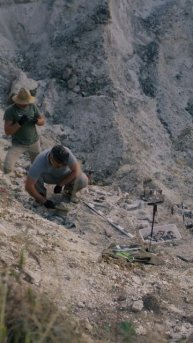 Китайский ФЕРМЕР нашел ТАКОЕ! #похороны #гроб #раскопки