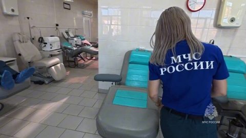 В Кургане сотрудники чрезвычайного ведомства приняли участие в акции «35 добрых дел»