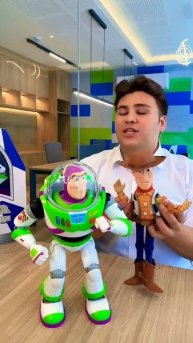 BUZZ VS WOODY  Toy Story Buzz Lightyear Robosen  #toystory #robosen @RobosenOfficial
