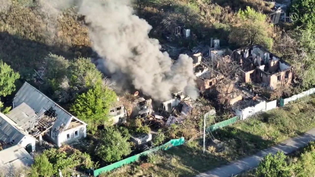 Артиллерия и танки пробивают дорогу пехоте в районе Красноармейска в ДНР