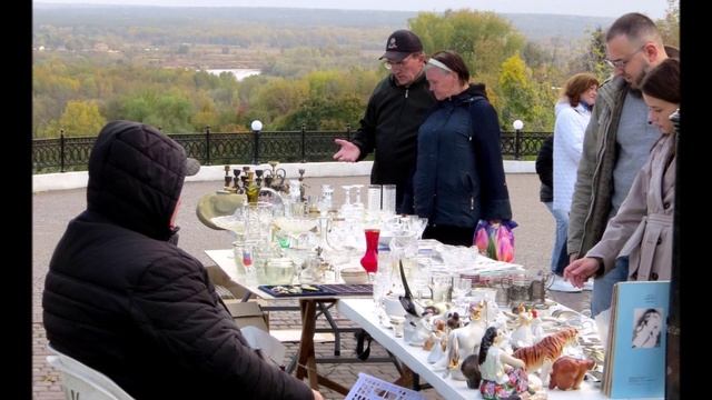 "ПРОГУЛКА ПО ВЛАДИМИРСКОЙ ОСЕНИ"... (Фото Юрия СИЗОВА (Владимир), музыка - AUSTRALIS (США))