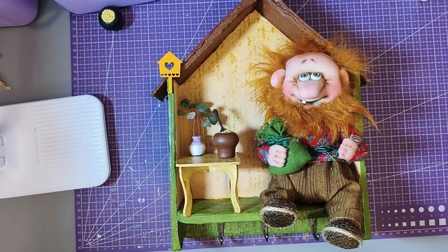 Приглашение на МК ключница с домовым в чулочной технике.