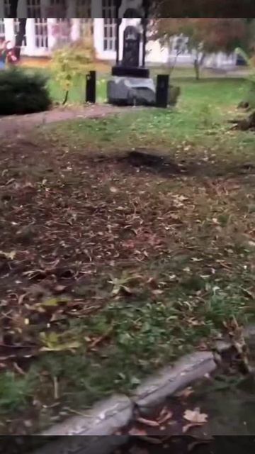 Всё что на 404-ой построено, построено коммунистами! Вы проводите декомунизацию, мы помогаем...