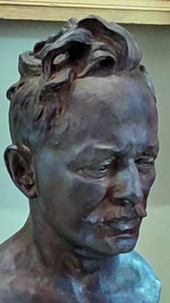 Бюст писателя Михаила Шолохова