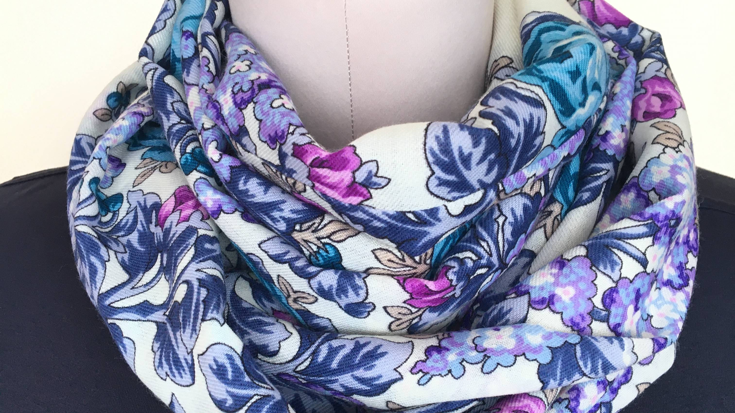 Снуд  из павловопосадского платка "Царский дворик".