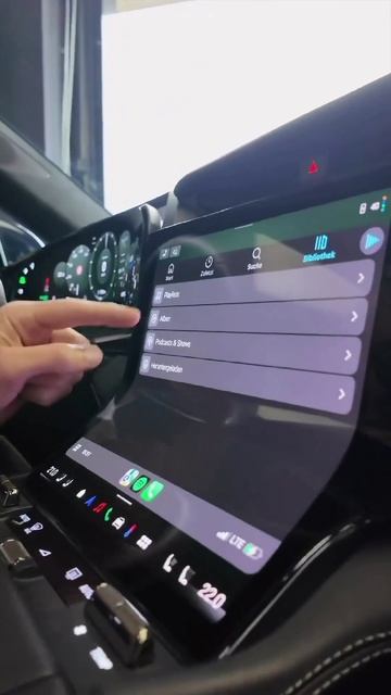 Что только не придумают 😄Изогнутый сенсорный экран для мультимедиа поставили новый в электрически