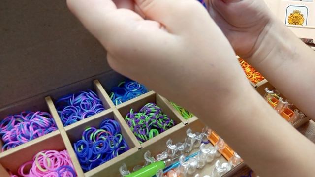 плету браслет из резиночек