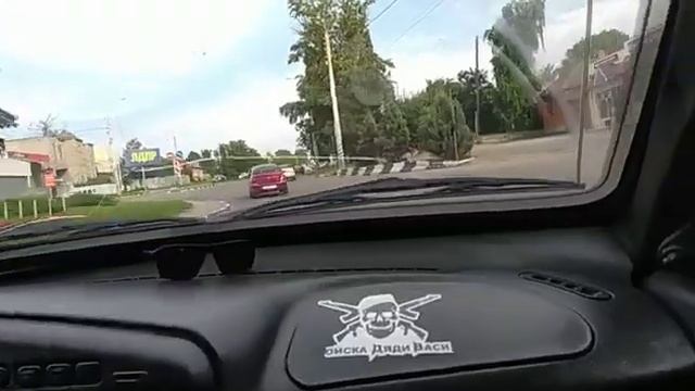 Komputersem едет с заправки в магазин [get-save.com]