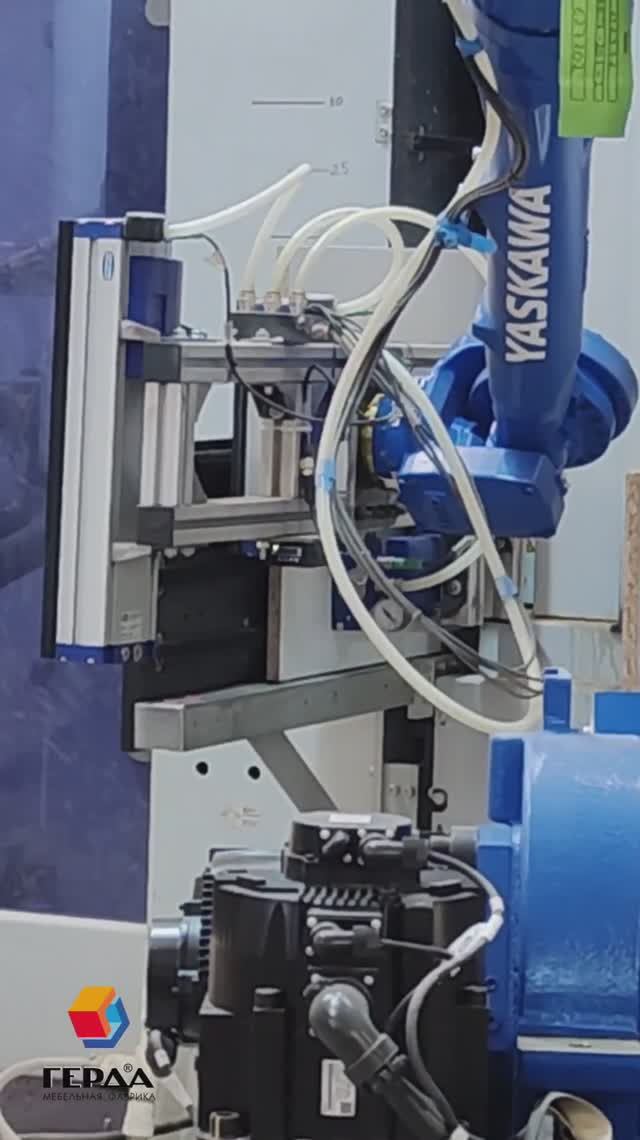 Мебельная фабрика «Герда». Вкалывают роботы, а не человек.