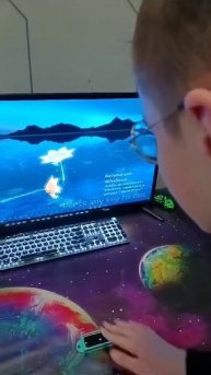 Играю в цветок на компьютере