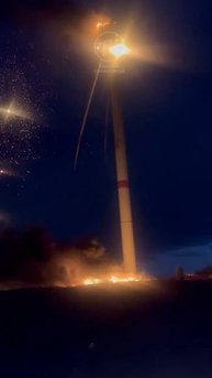 В Краматорске догорает последний ветряк 🕯