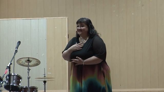 Романс "Скажи, о чем в тени ветвей....." Исполняет Елена Жученко