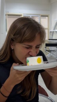 Делаю с тортиком всё что хочу 🤭