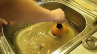 Как прочистить раковину вантусом