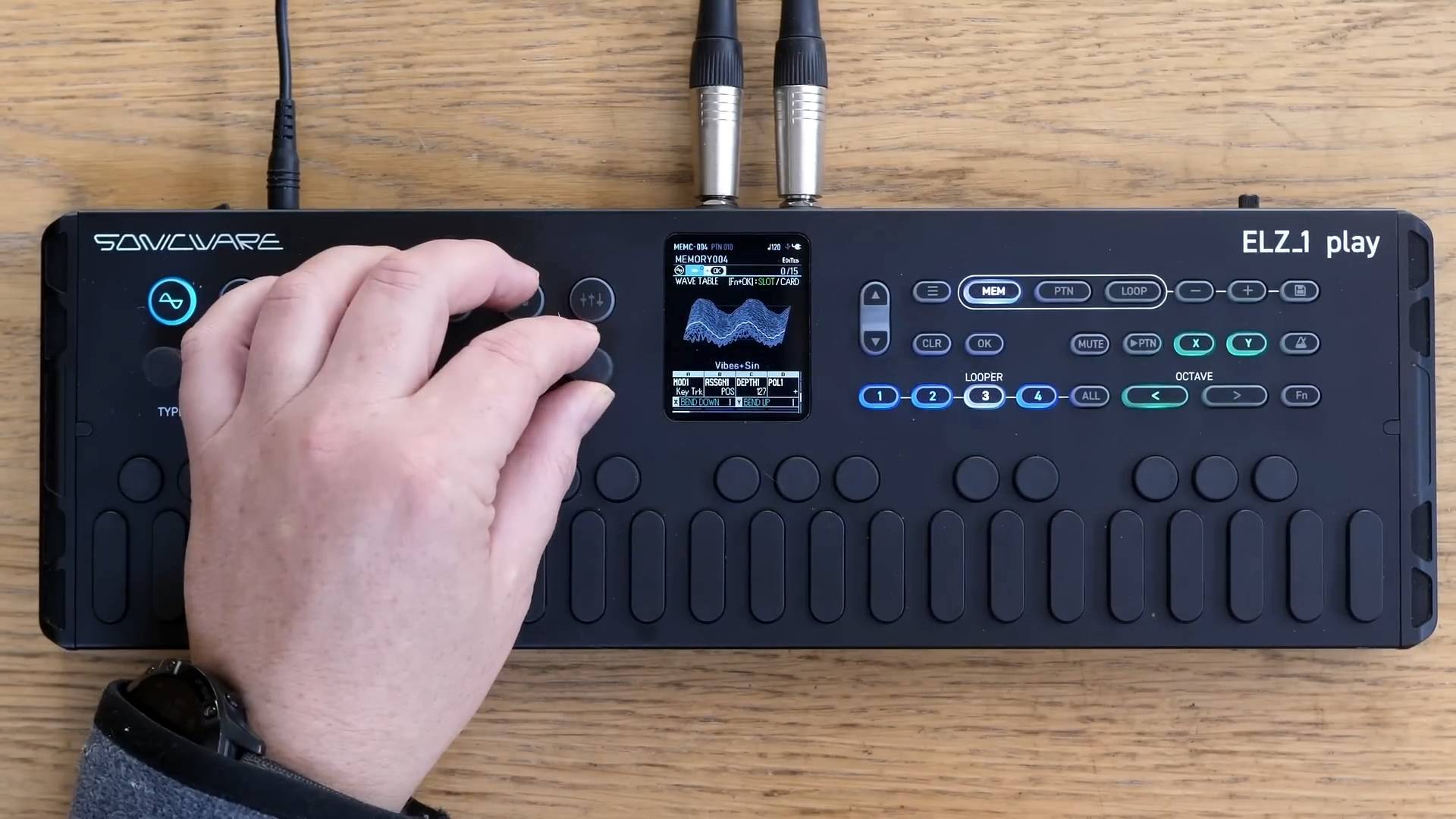 Sonicware ELZ_1 play v2: Wavetables, Layers and Total Transformation
