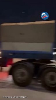 В Иркутской области из-за непогоды застрял грузовик с чучелом мамонта
