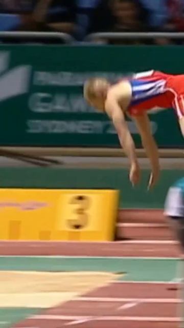 Наберите воздуха: официальный аккаунт Паралимпийских игр выложил ролик с одноногим бегуном