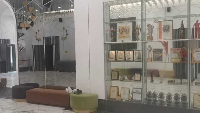 Зеркальные Витрины для кубков