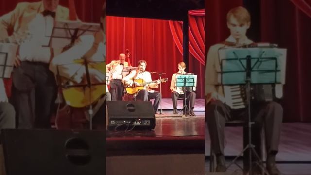 video_2025-10-21_12-01-30Спишь ты мой малыш🦖