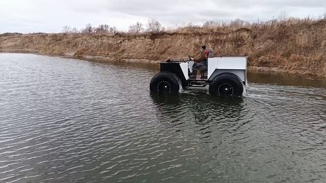 поплавали на вездеходе