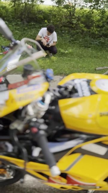 Катя Алмаз на желтом Дукати Панигале Пекко Багная