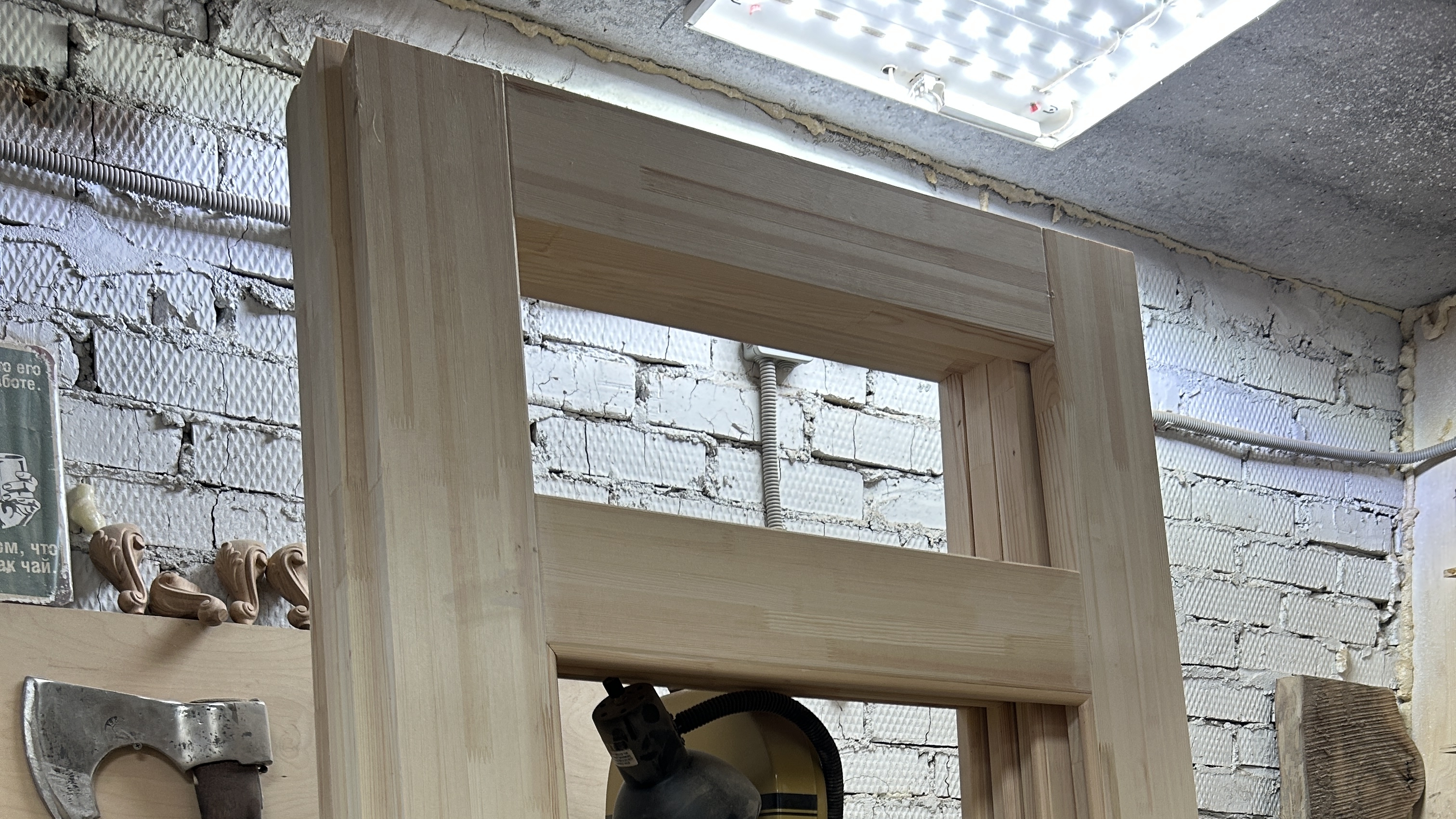 Двери из массива