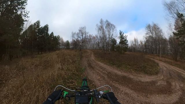 квадроцикл эндуро осенний лес