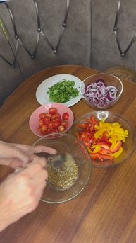 Теплый салат с говядиной