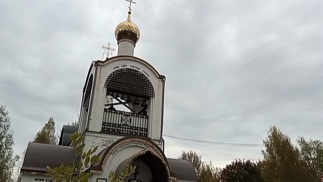 Как мало тех, кому доверить можно душу.Красивая песня с глубоким смыслом