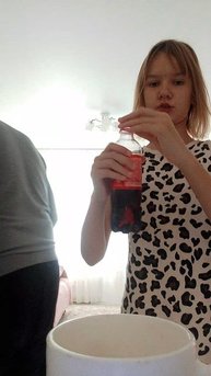 а вы знали если в колу налить пузырьков будет фанта!!??😱