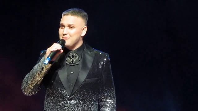 204. Попурри.- Денис Антипов-популярный исполнитель чувашских песен.