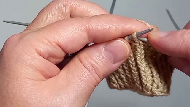 12 ряд. вяжем лицевые петли спицами