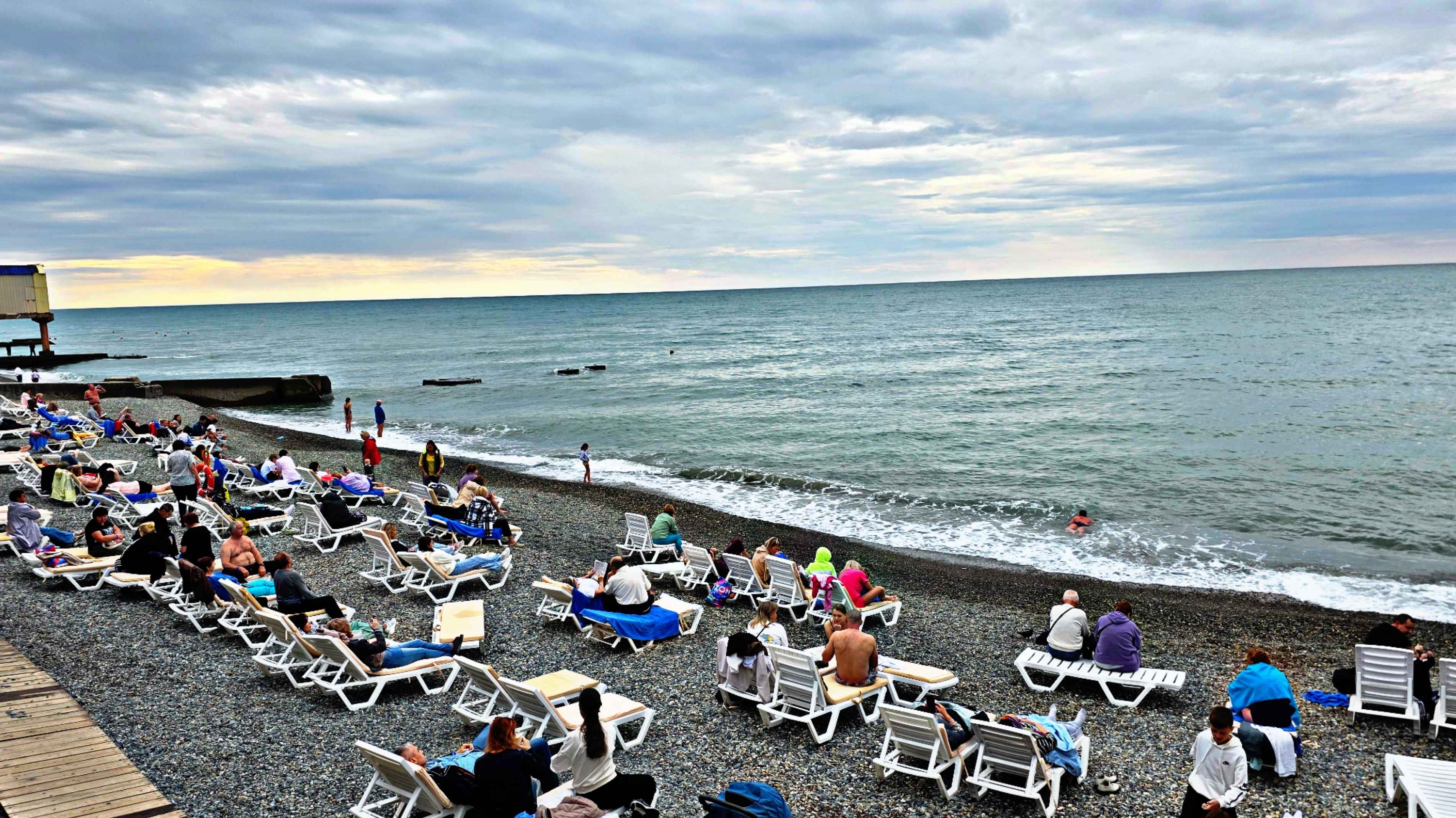 ✅️🌴27 ОКТЯБРЯ В АДЛЕРЕ: +19°ТЕПЛА, МОРЕ +18°, КУРОРТНЫЙ ГОРОДОК, УЛ.ПРОСВЕЩЕНИЯ, ПЛЯЖ "ПРИЧАЛ"