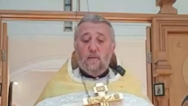 Не ходить в храм из-за дорогих тачек у священников — зашквар, объяснили в РПЦ