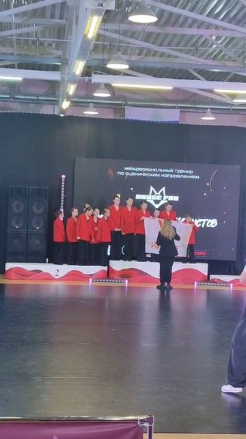 занимает первое место