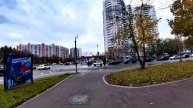 Держу путь в ПАРК. Стою на перекрестке. МОСКВА. ПРОГУЛКА.