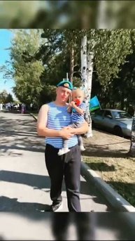 Малыши группы  "Солнышко " поздравили своих любимых пап.