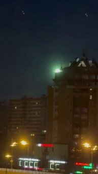 Сегодня рано утром жители наблюдали вот такой светящейся объект в небе в Крылатском ☄️