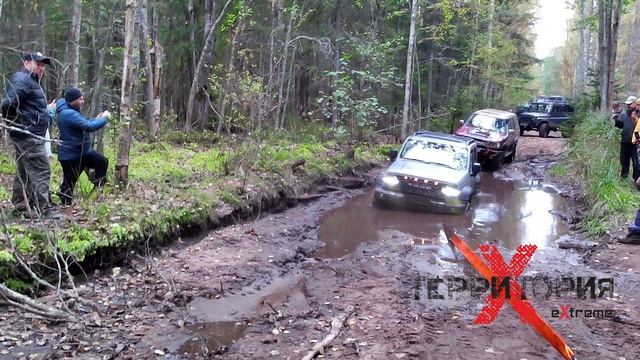 Как легко застрять и как не легко выбраться. Танк 300 и липкая лужа.