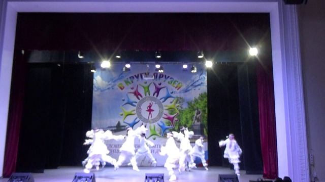 Детский танцевальный коллектив "Родничок" т."Якутяночки"