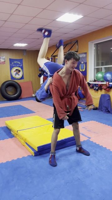 Ваня и ЧУПА-ЧУПСЫ!🍭