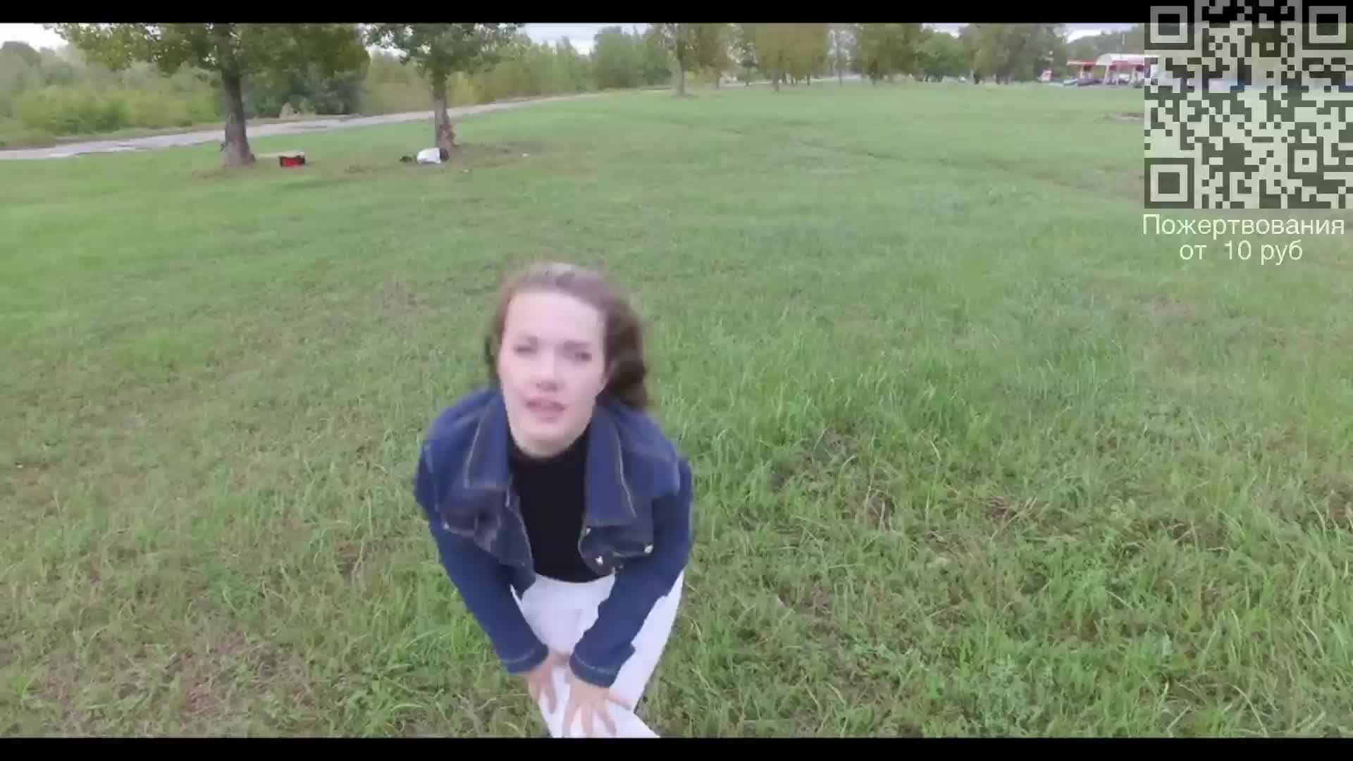 Юная девушка и квадрокоптер